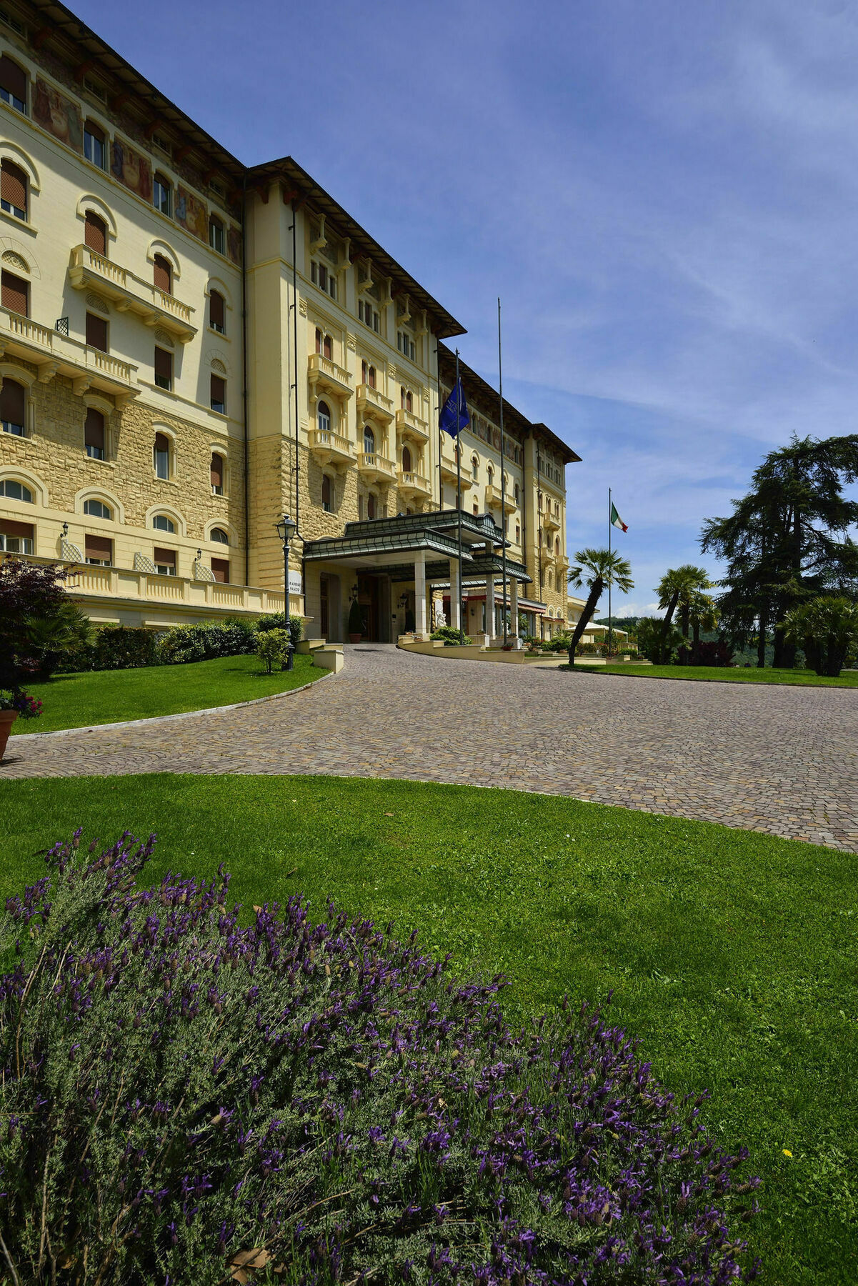 Grand Hotel Palazzo Della Fonte Fiuggi Exterior photo